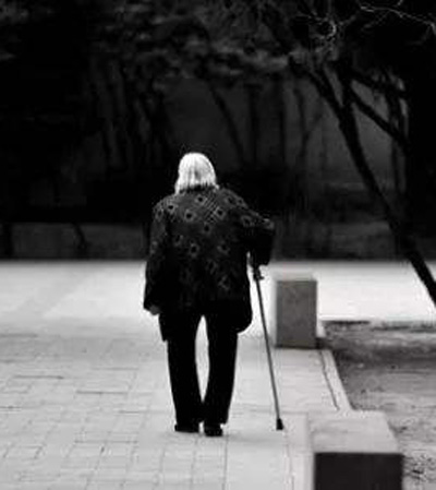 精神有状况的老人尤其要看管好